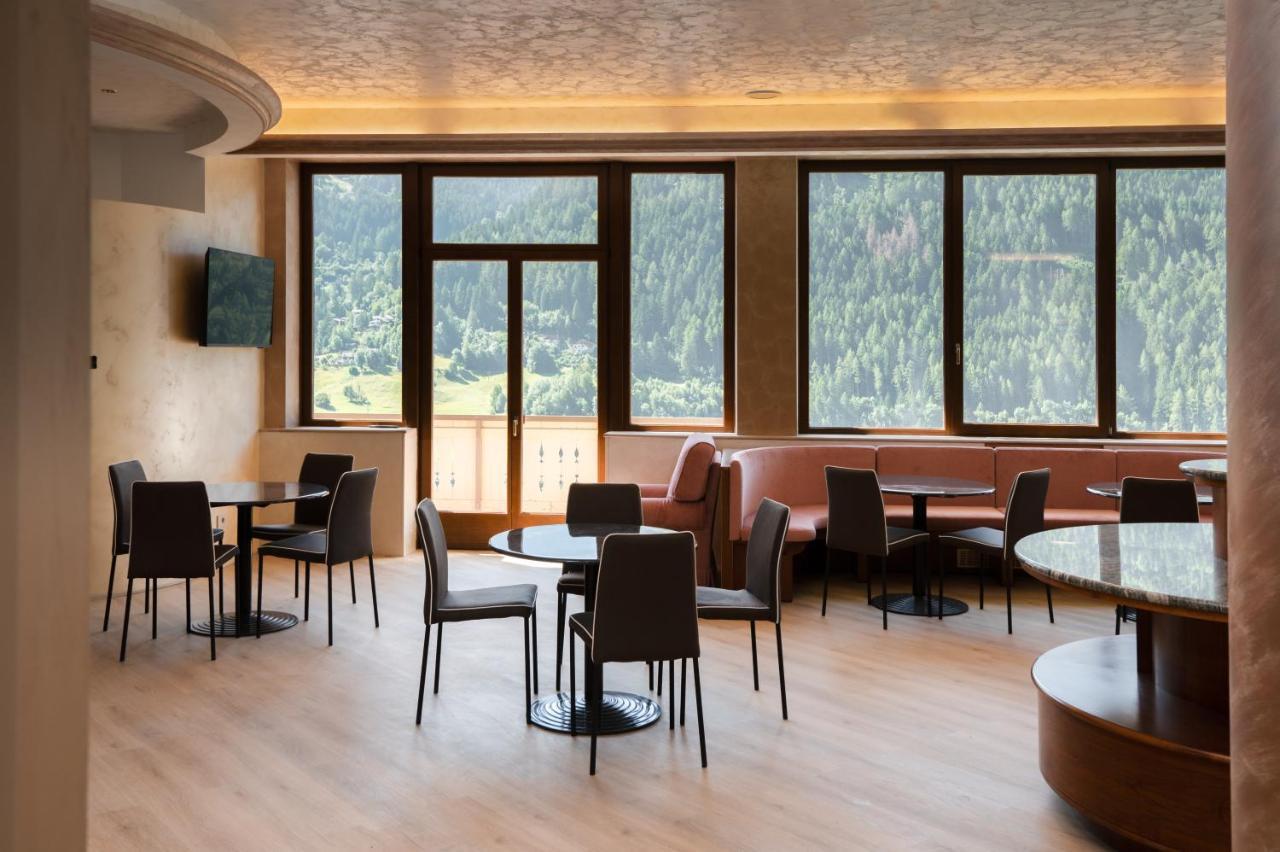 Hotel Vezza Alpine Lodge & Spa Vezza dʼOglio Exterior foto